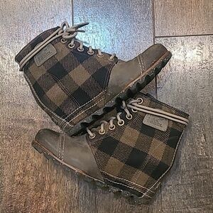 Sorel RARE color PDX boots